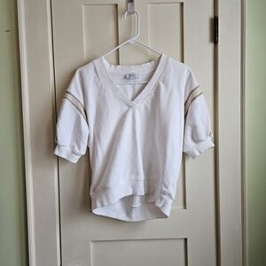 Evereve White V-Neck Sweatshirt with Tan Accents